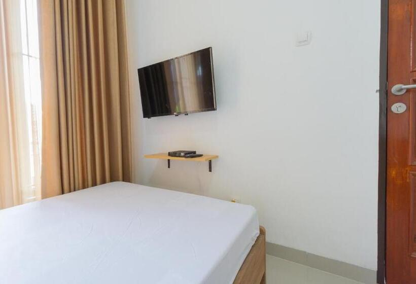 Hotel Oyo Life 2351 Kost Ciper