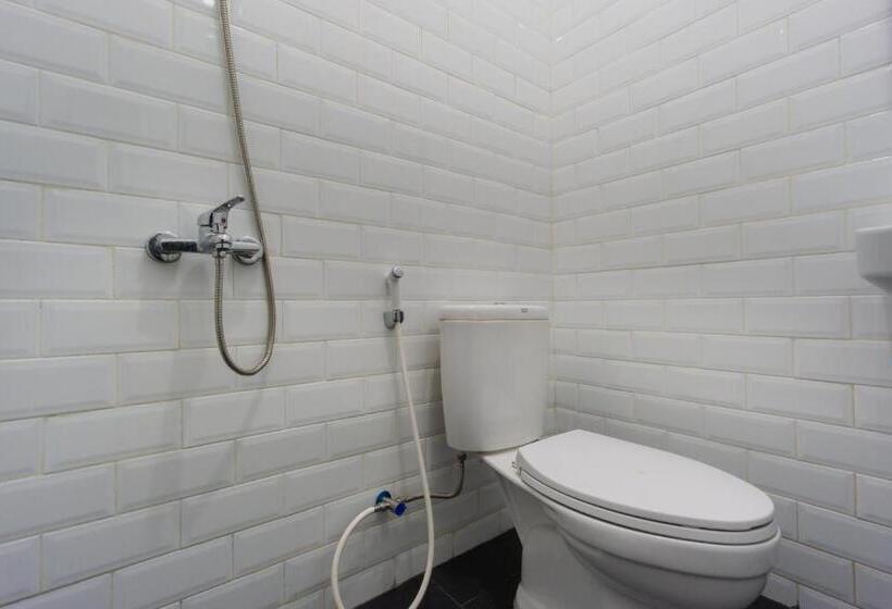 Hotel Oyo Life 2351 Kost Ciper