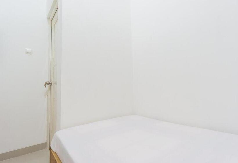Hotel Oyo Life 2351 Kost Ciper