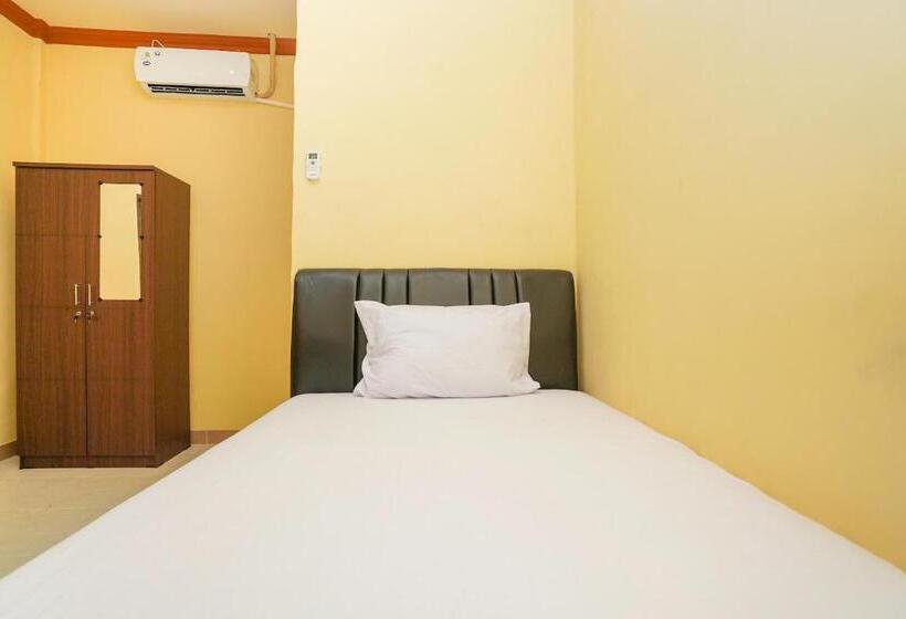 בית מלון כפרי Oyo Life 2619 Kost Keluarga Cemara