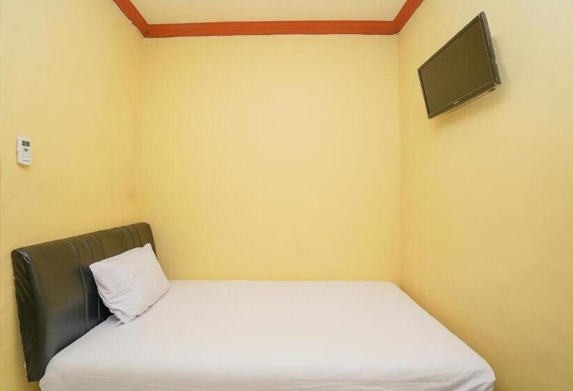 בית מלון כפרי Oyo Life 2619 Kost Keluarga Cemara