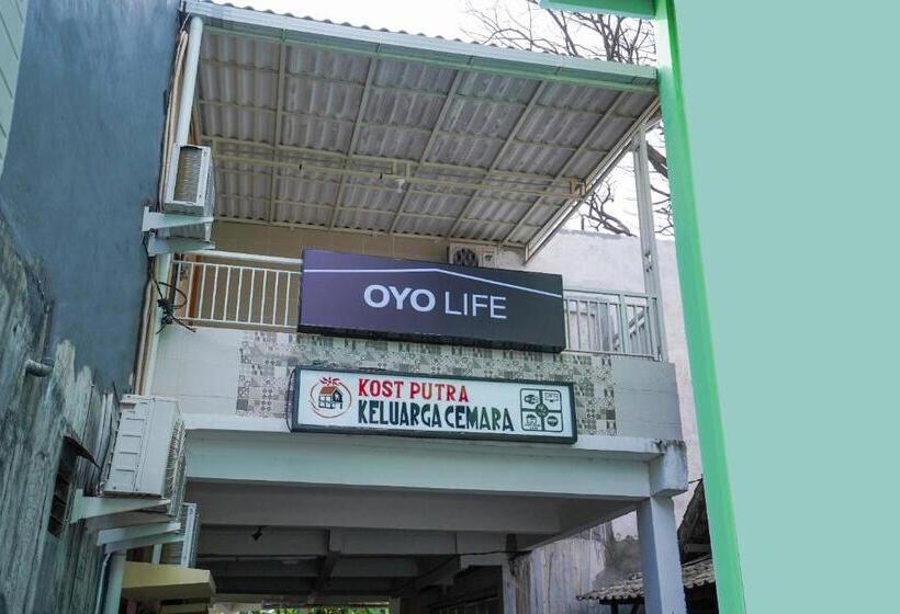 בית מלון כפרי Oyo Life 2619 Kost Keluarga Cemara