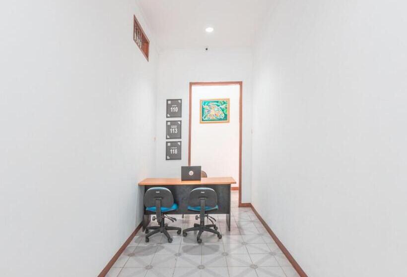 ホテル Oyo Life 3047 Gita Kencana