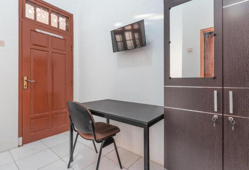 هتل Oyo Life 3047 Gita Kencana