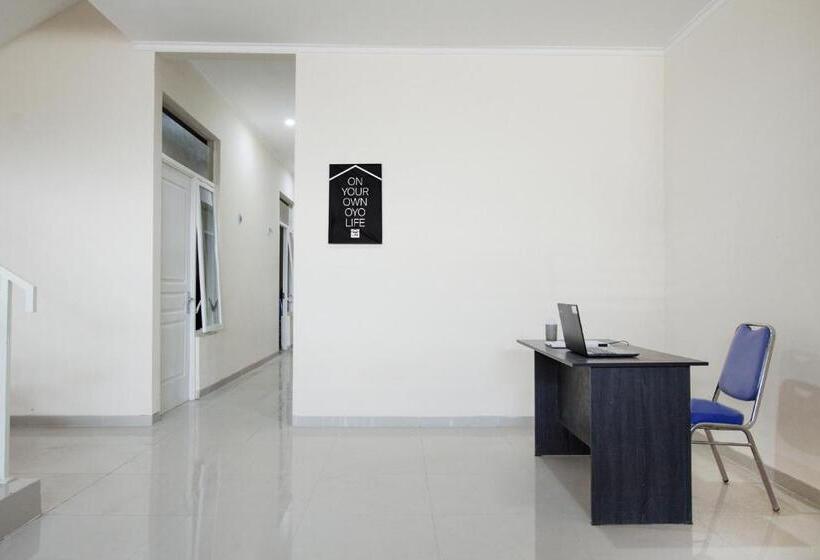 ホテル Oyo Life 3531 Wisma Eka