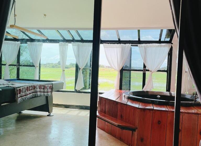 בית מלון כפרי Penguin Villa Resort & Bistro