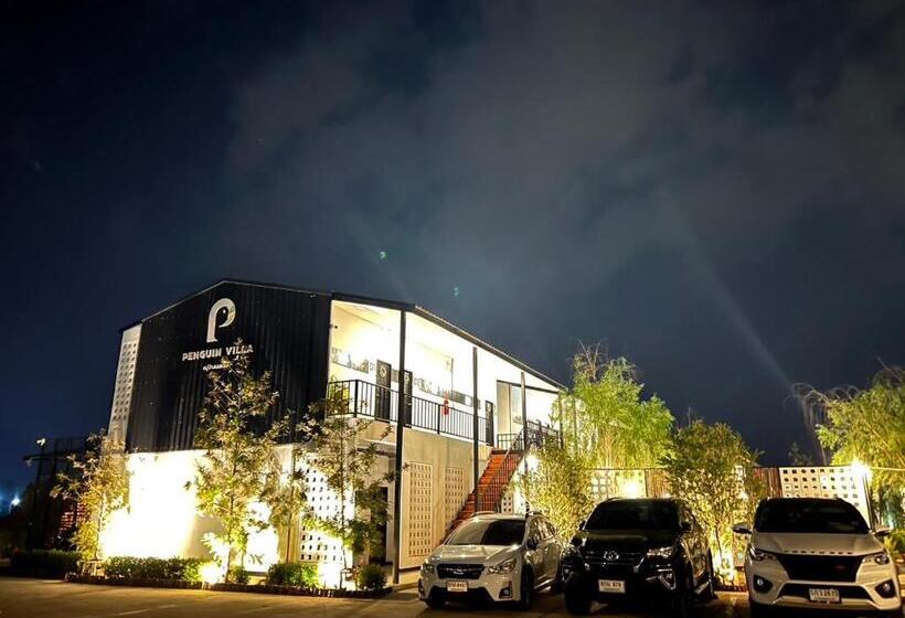 בית מלון כפרי Penguin Villa Resort & Bistro