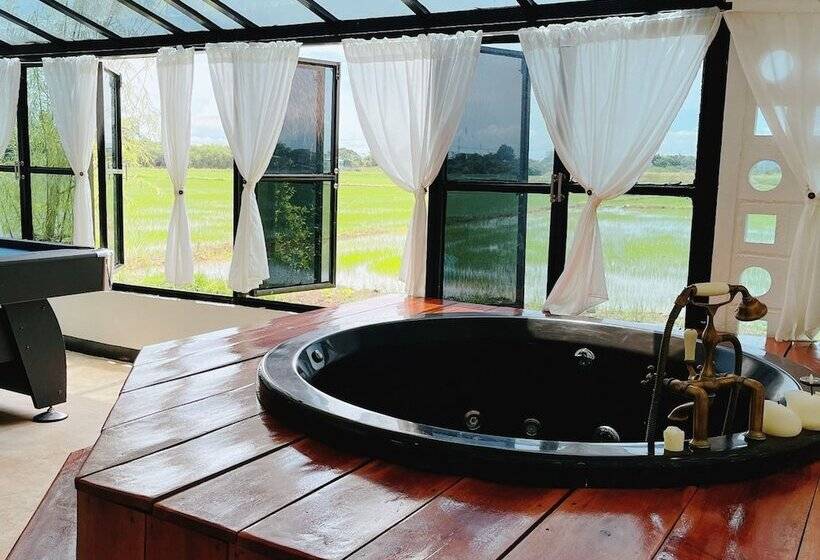 בית מלון כפרי Penguin Villa Resort & Bistro