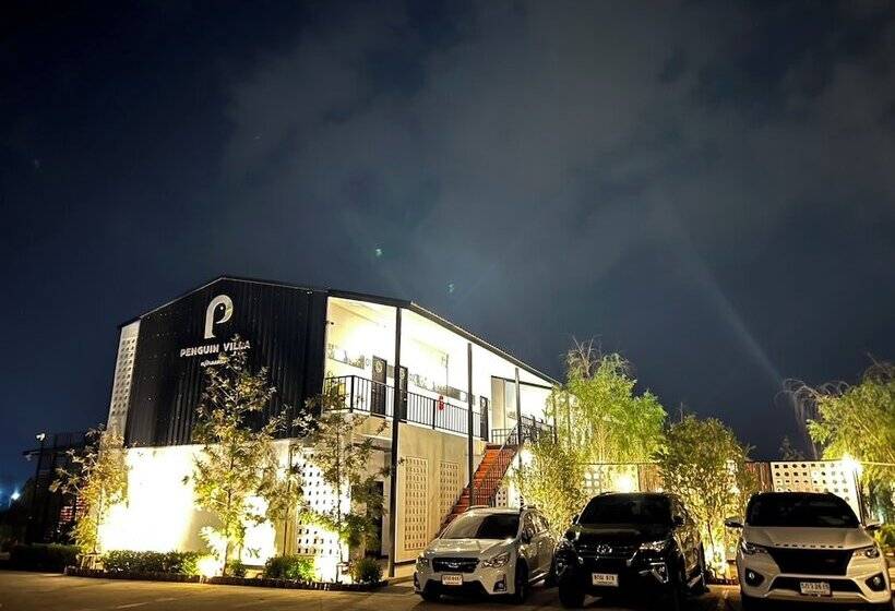 בית מלון כפרי Penguin Villa Resort & Bistro