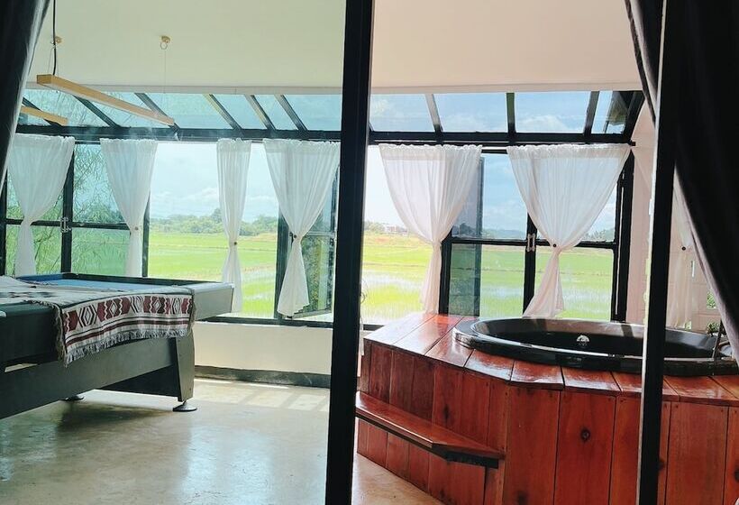 בית מלון כפרי Penguin Villa Resort & Bistro