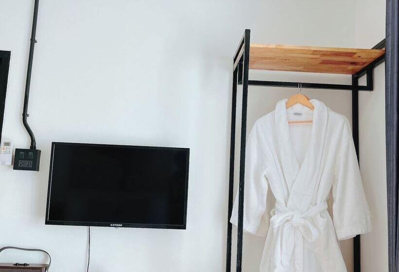 בית מלון כפרי Penguin Villa Resort & Bistro