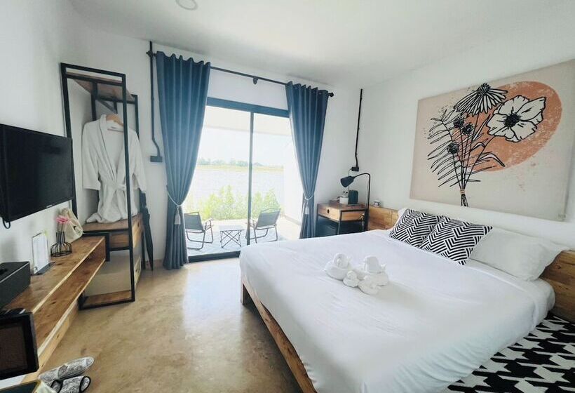 בית מלון כפרי Penguin Villa Resort & Bistro