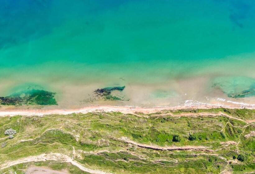 Отель Qzone Family Club санжейка