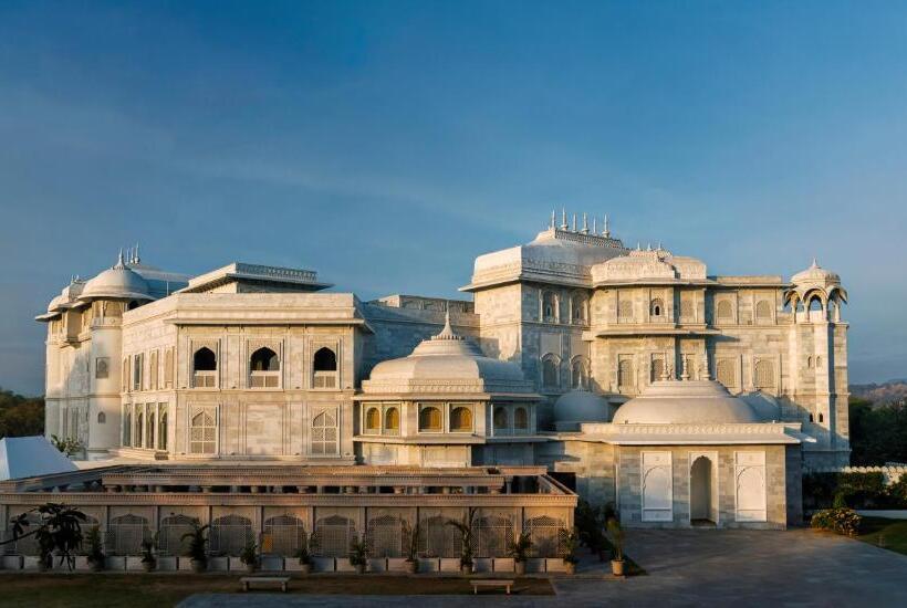 בית מלון כפרי Raffles Jaipur