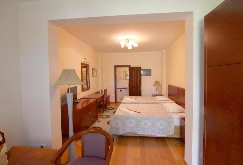 هتل Talisman Village