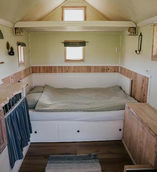 فندق The Thistle Inn   Eko Farmstay