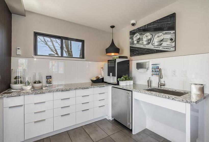 호텔 Walkable Wonder Midtown Studio Near Downtown Gems