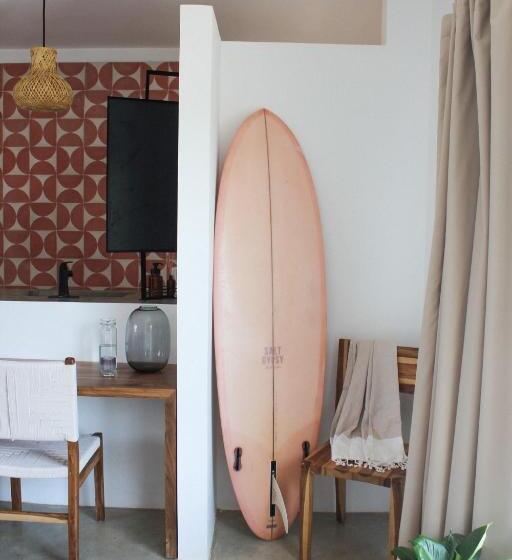 فندق Waves & Wifi   Popoyo