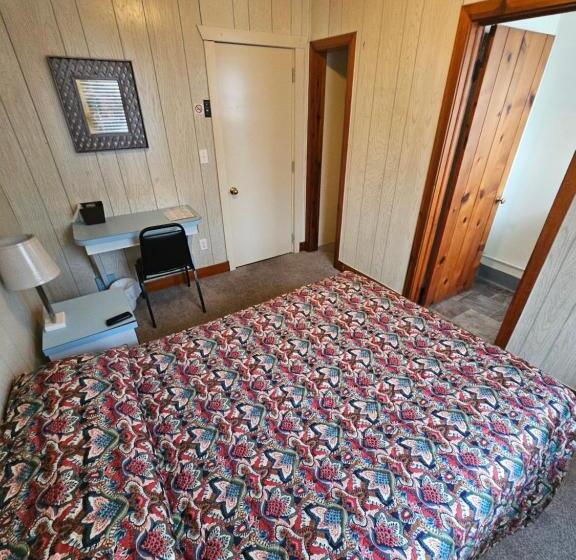 Lewiston Hotel Bar & Grill