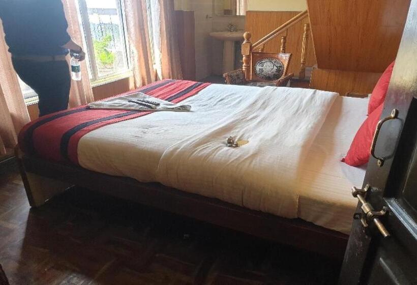 Oyo Flagship Hotel Polynia