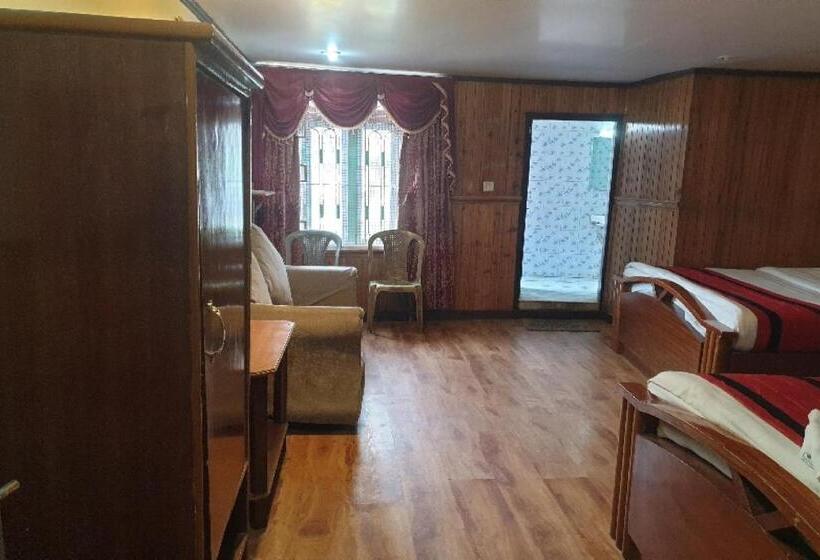 Oyo Flagship Hotel Polynia