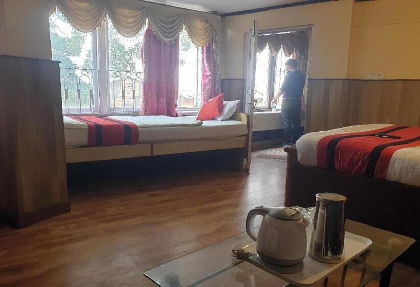 Oyo Flagship Hotel Polynia