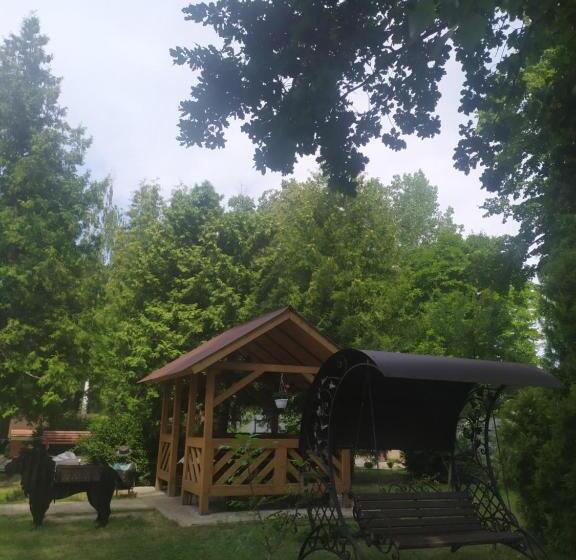 پانسیون білий птах