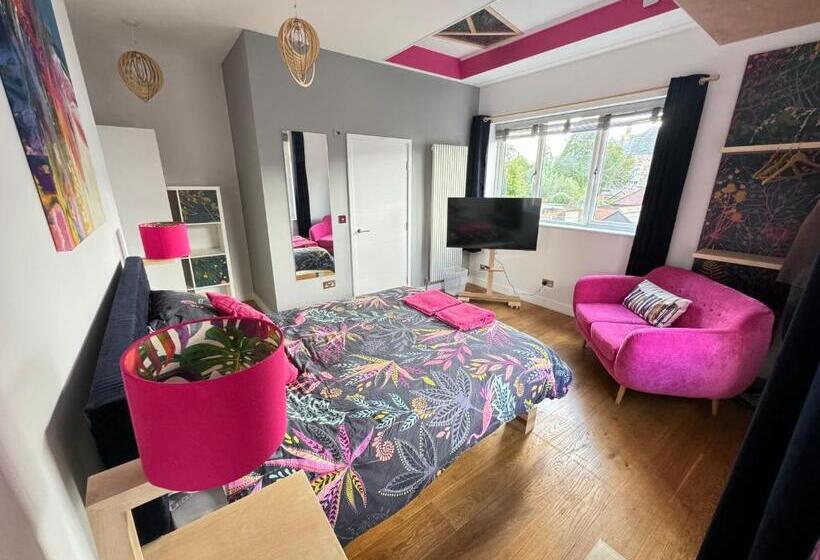 بنسيون 4 Spicer Road