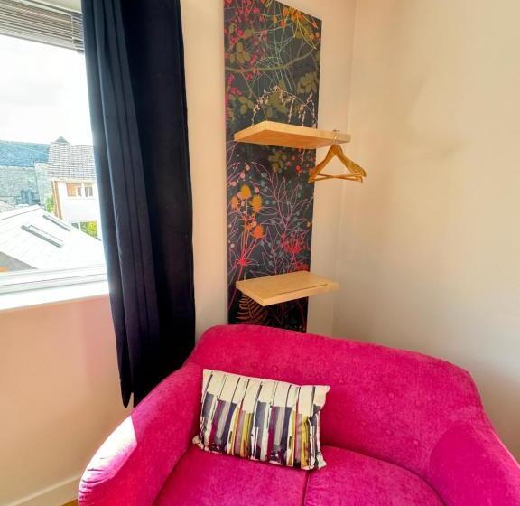 פנסיון 4 Spicer Road