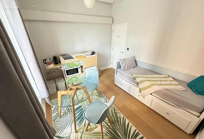 بنسيون 4 Spicer Road