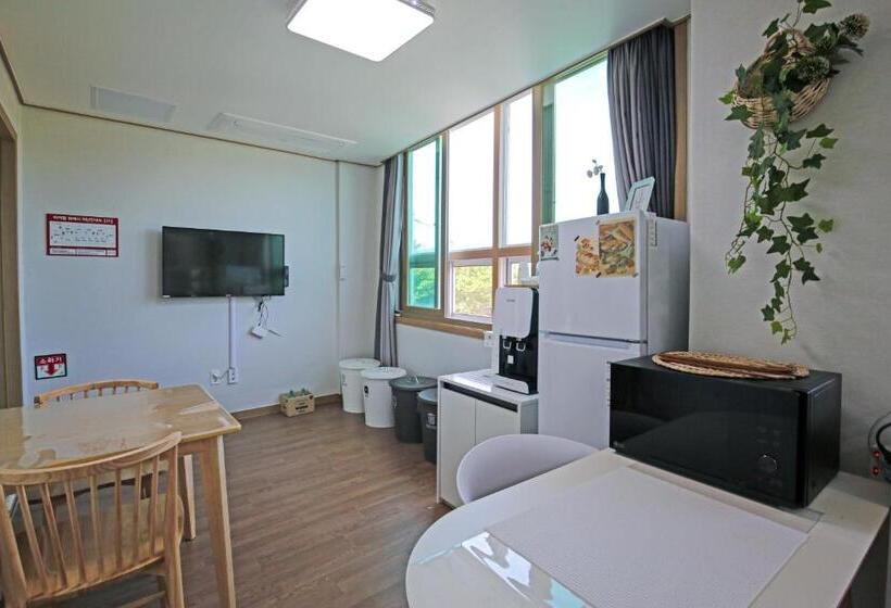 Pensió Annyeong Noeul