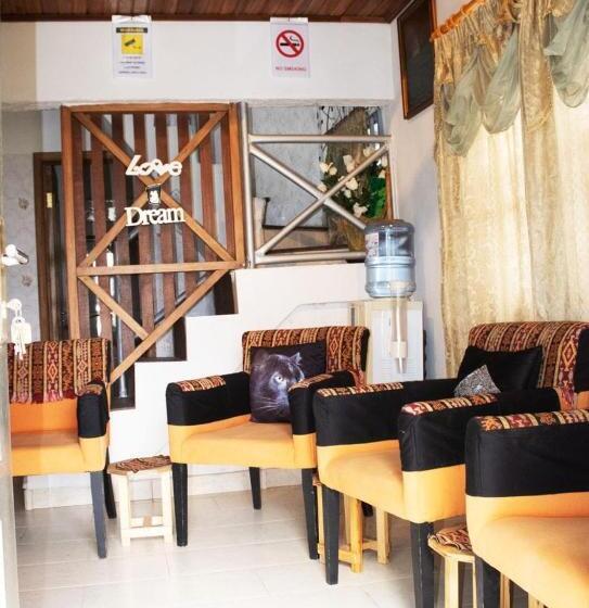 پانسیون Art And Leisure Eb