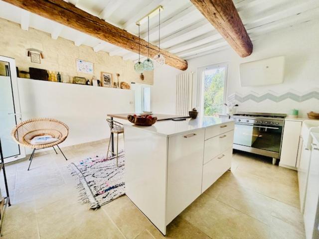 بنسيون Domaine En Pierre Avec Piscine Et Jacuzzi Au Mas Lucia