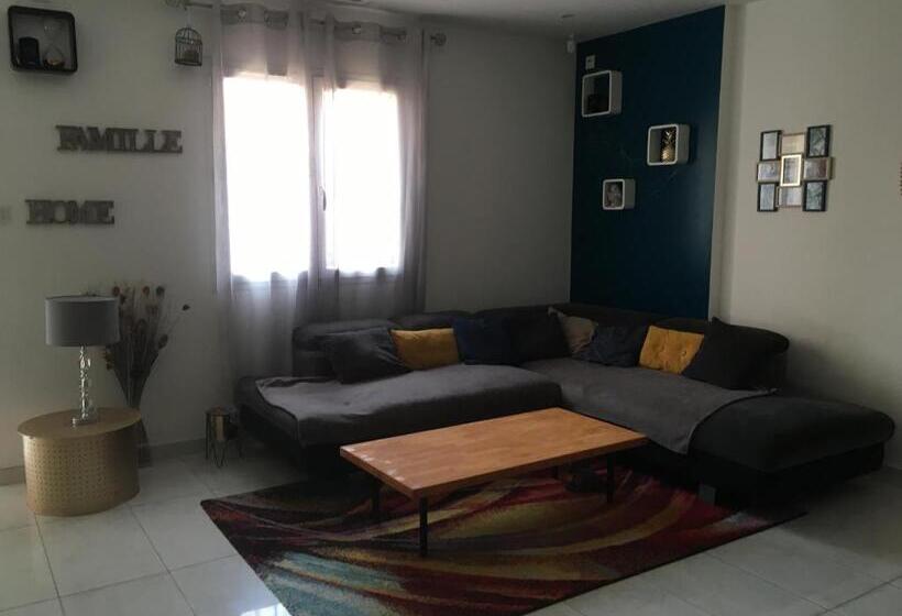 פנסיון Chez Delphine