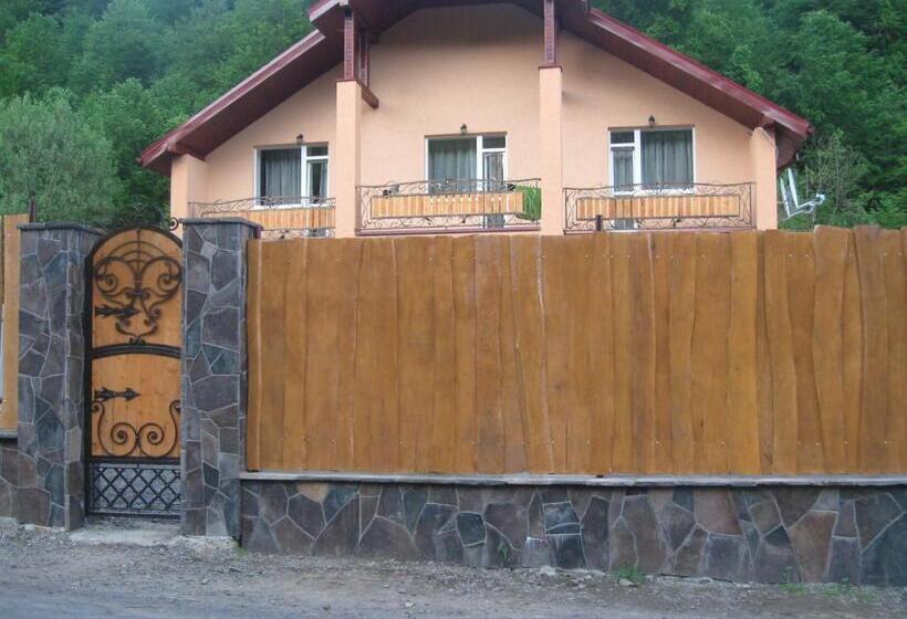 ペンション Guest House Pan Hohol