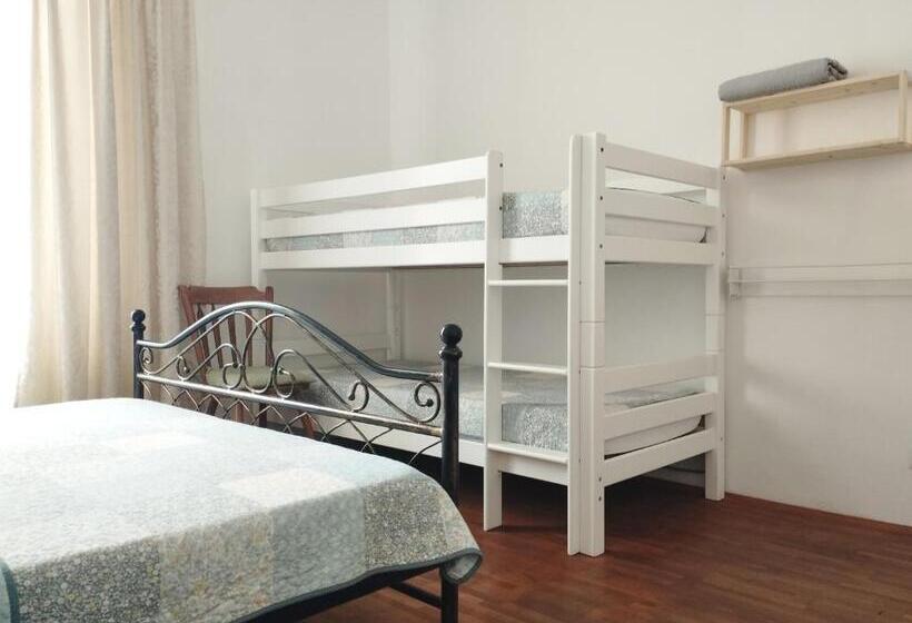 پانسیون Hostel By Guest House Izola