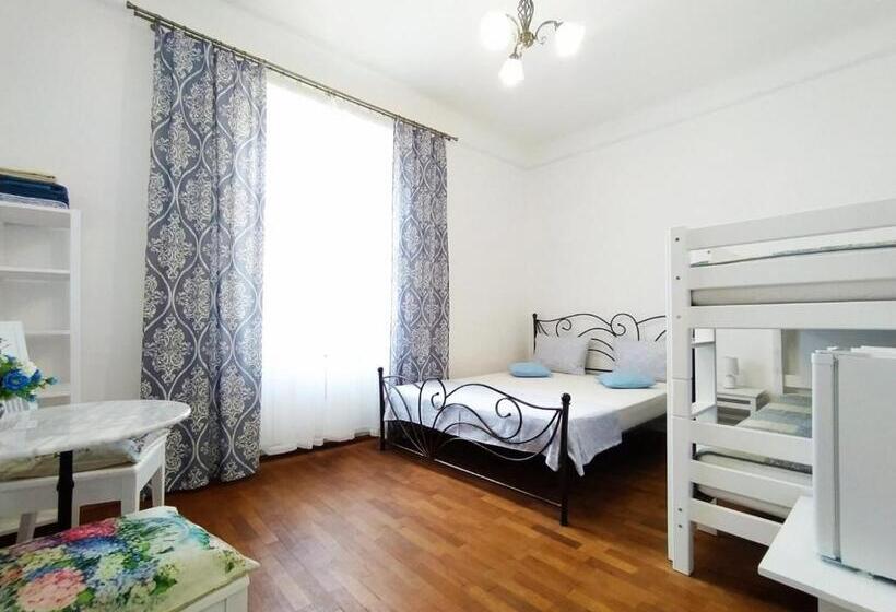 پانسیون Hostel By Guest House Izola