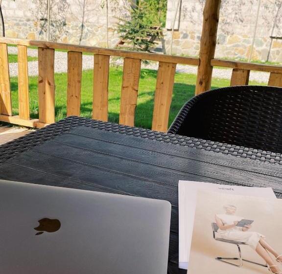 ペンション Hovek Guest House