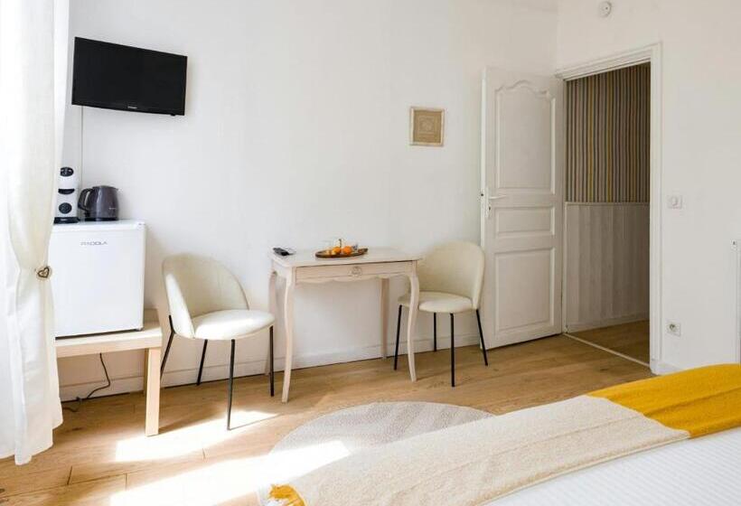 펜션 Les Chambres De Reseau Louisanne