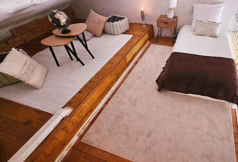 펜션 Les Chambres De Reseau Louisanne