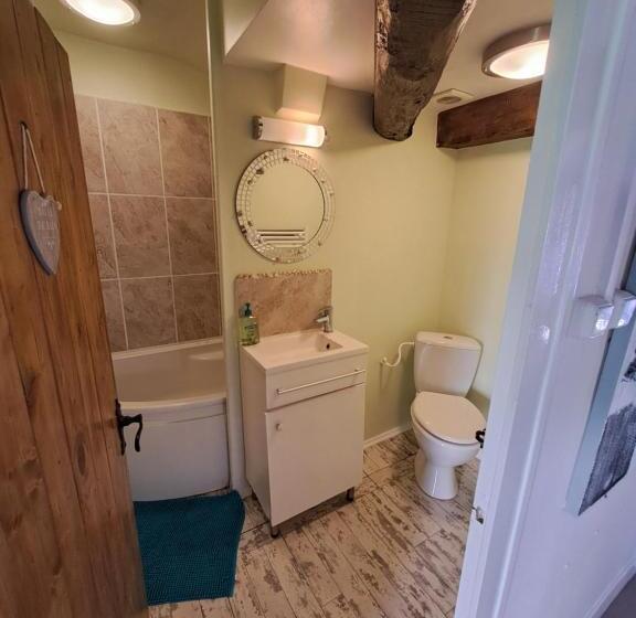 膳宿费 Manor House Charentaise