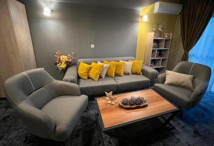 膳宿费 Pino Villa, Casa, Cucina е Terrazza