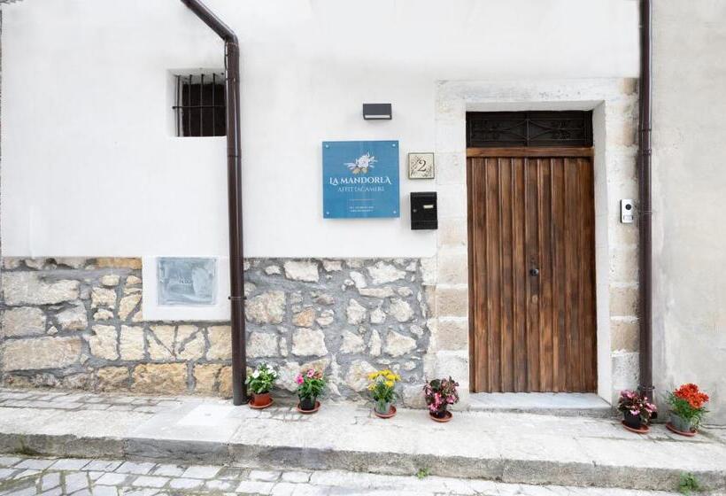 펜션 Room In Guest Room   Luxury Room La Mandorla