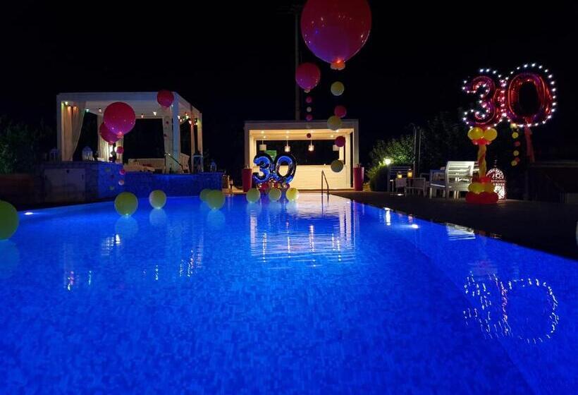 פנסיון Salento In Villa Petruse