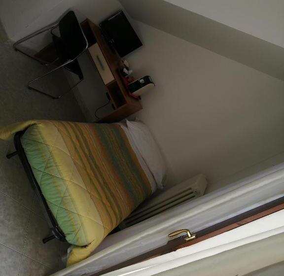 פנסיון Sestosenso Food Drink Sleep Ristorante Pizzeria Alloggi