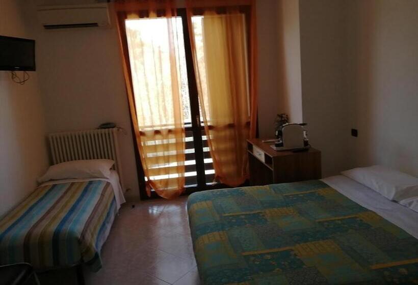 פנסיון Sestosenso Food Drink Sleep Ristorante Pizzeria Alloggi