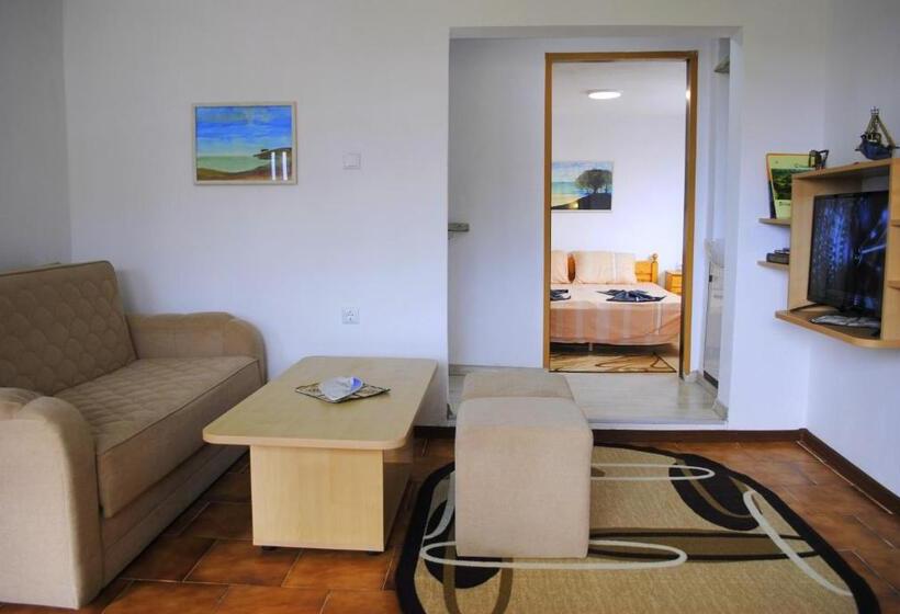 بنسيون Sinemoria Apartment