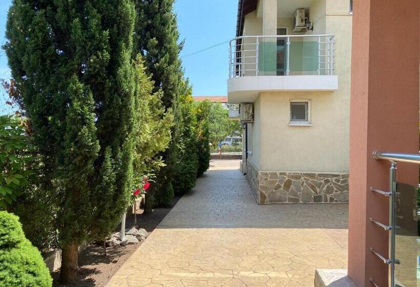 פנסיון Sunny Guest House Ravda