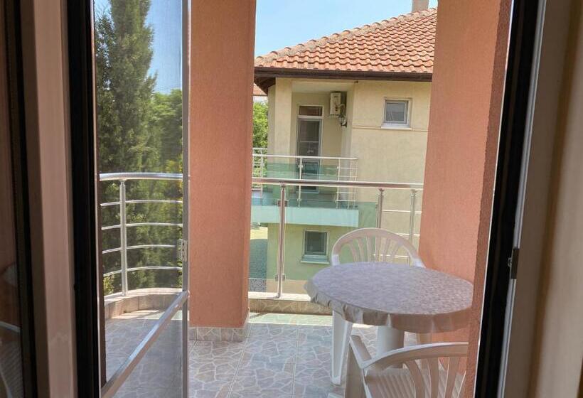 پانسیون Sunny Guest House Ravda