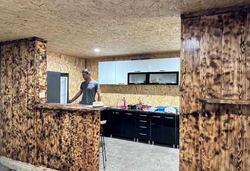 پانسیون Tamazi Guest House